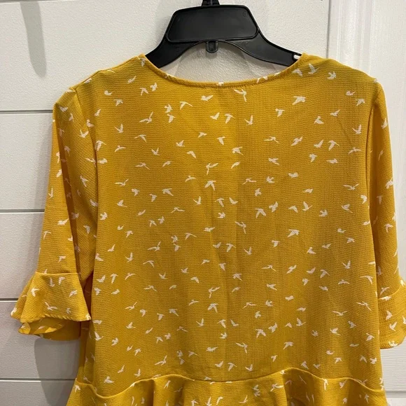 Elodie blouse, size large - Picture 4 of 4